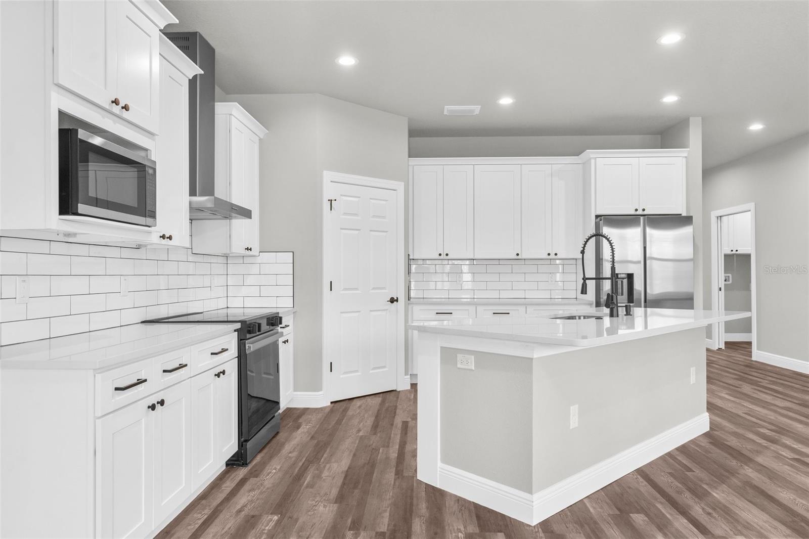 16113 PENN STATE RD, WEEKI WACHEE, FL, 34614