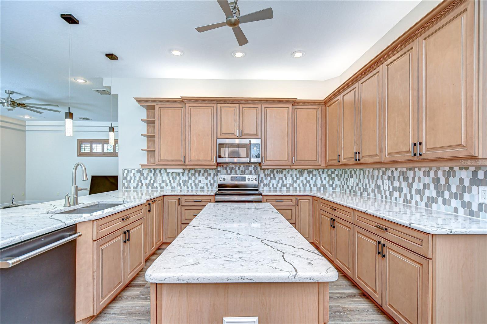 918 JOHN CRESSLER DR, SEFFNER, FL, 33584