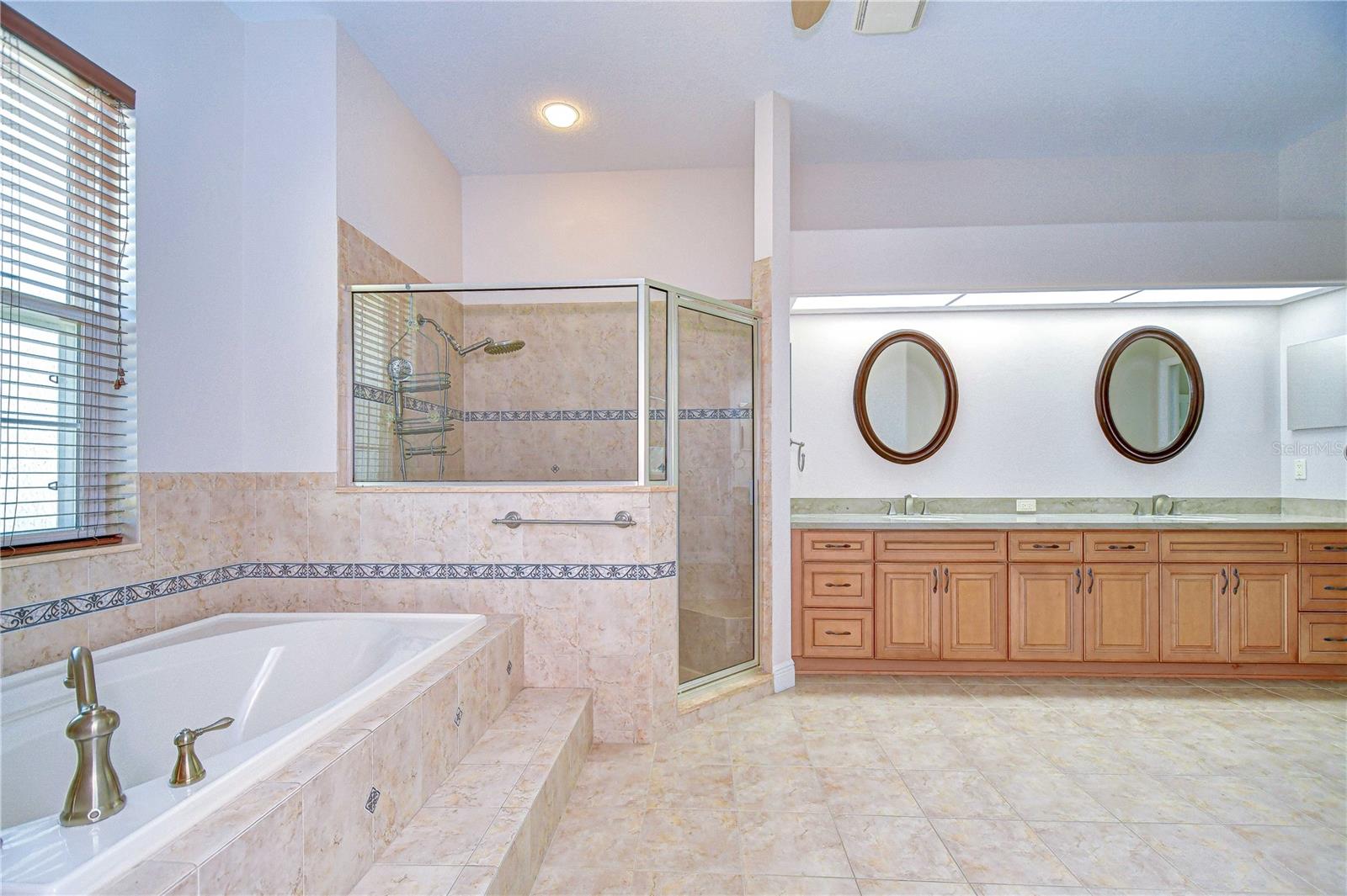 918 JOHN CRESSLER DR, SEFFNER, FL, 33584