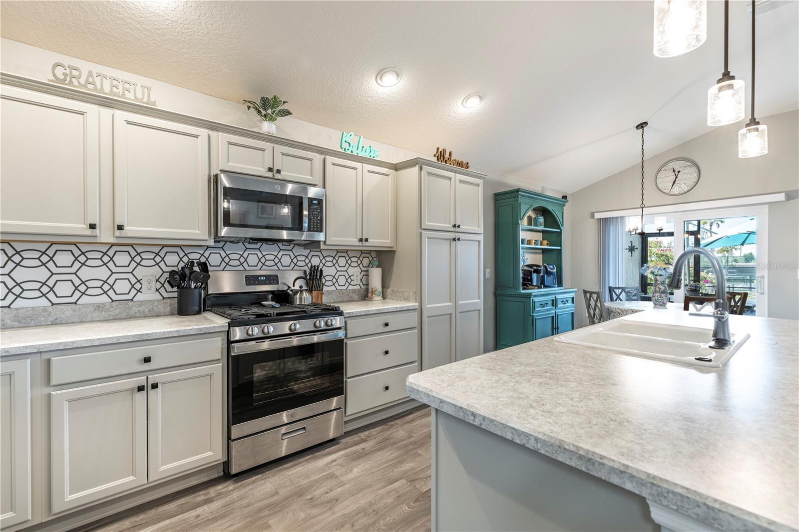 2810 NAVY HILL CIR, THE VILLAGES, FL, 32163