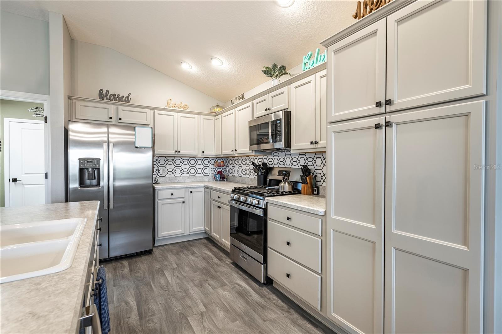 2810 NAVY HILL CIR, THE VILLAGES, FL, 32163