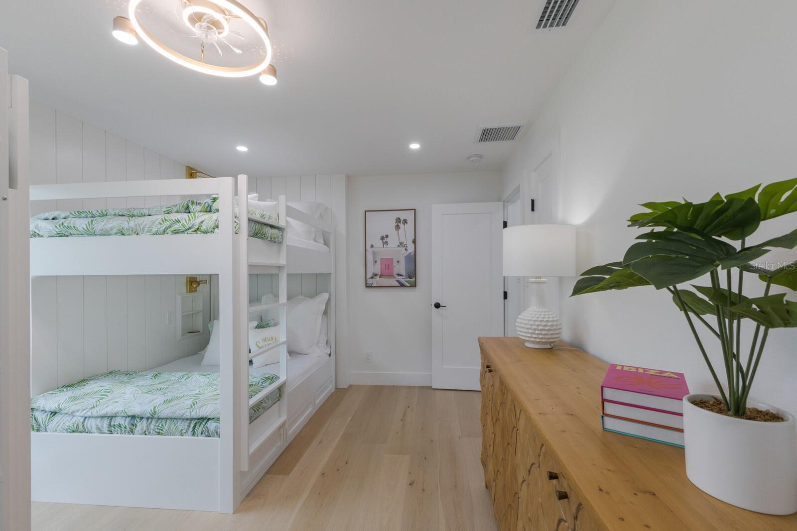 510 PUTTER LN, LONGBOAT KEY, FL, 34228