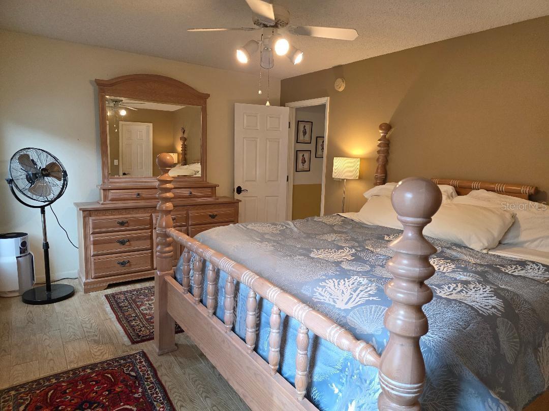 11932 99TH AVE AVE N, SEMINOLE, FL, 33772