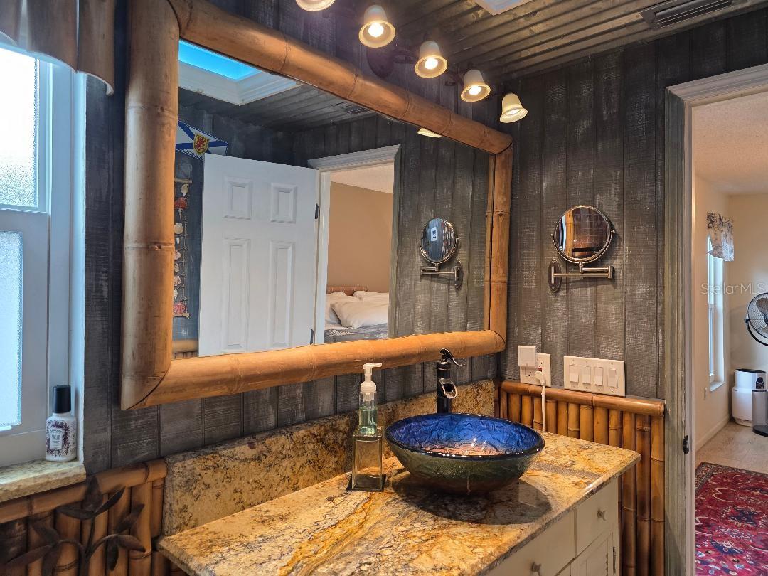 11932 99TH AVE AVE N, SEMINOLE, FL, 33772