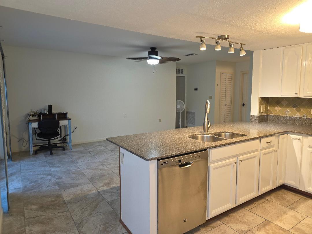 11932 99TH AVE AVE N, SEMINOLE, FL, 33772