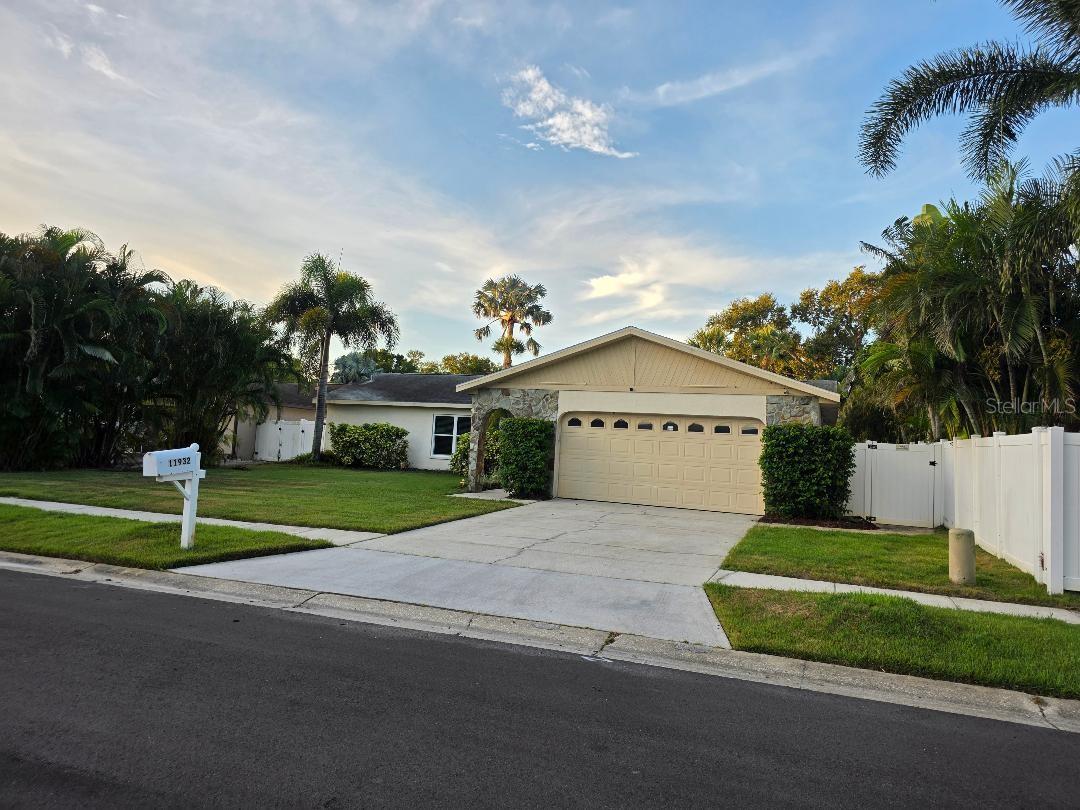 11932 99TH AVE AVE N, SEMINOLE, FL, 33772