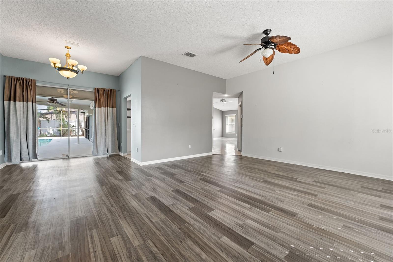 8704 MIDDLE CROSS PL, TAMPA, FL, 33635