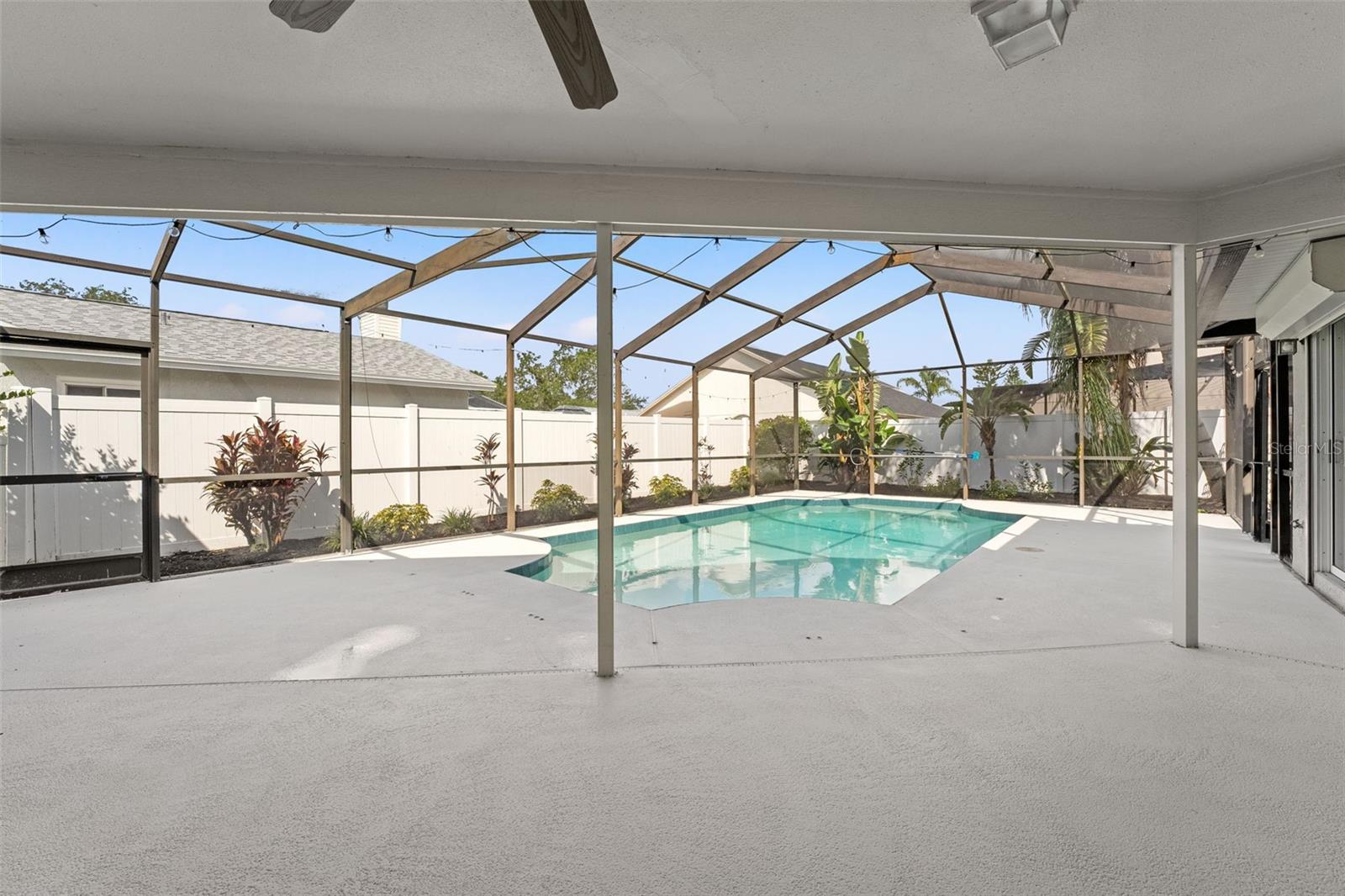 8704 MIDDLE CROSS PL, TAMPA, FL, 33635