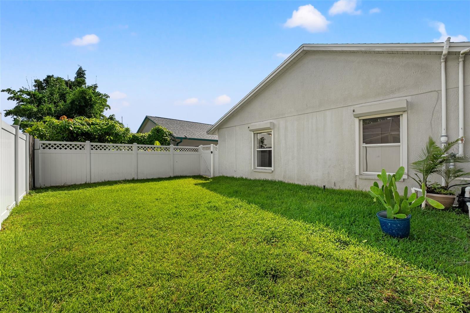 8704 MIDDLE CROSS PL, TAMPA, FL, 33635