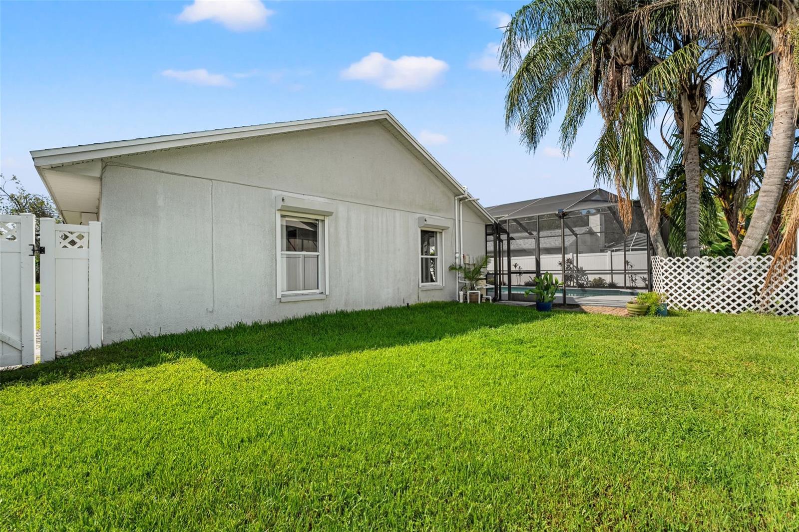 8704 MIDDLE CROSS PL, TAMPA, FL, 33635