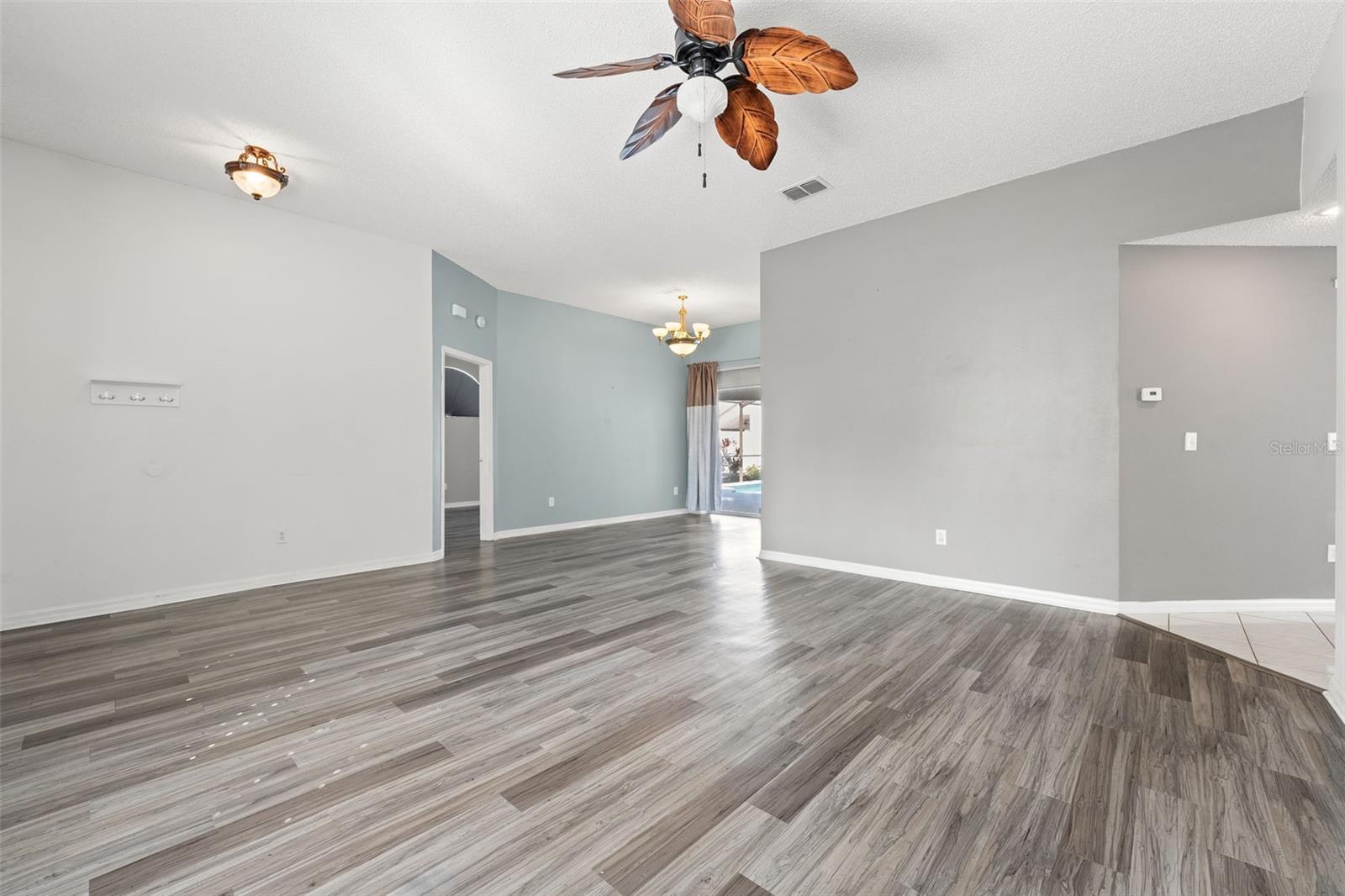 8704 MIDDLE CROSS PL, TAMPA, FL, 33635