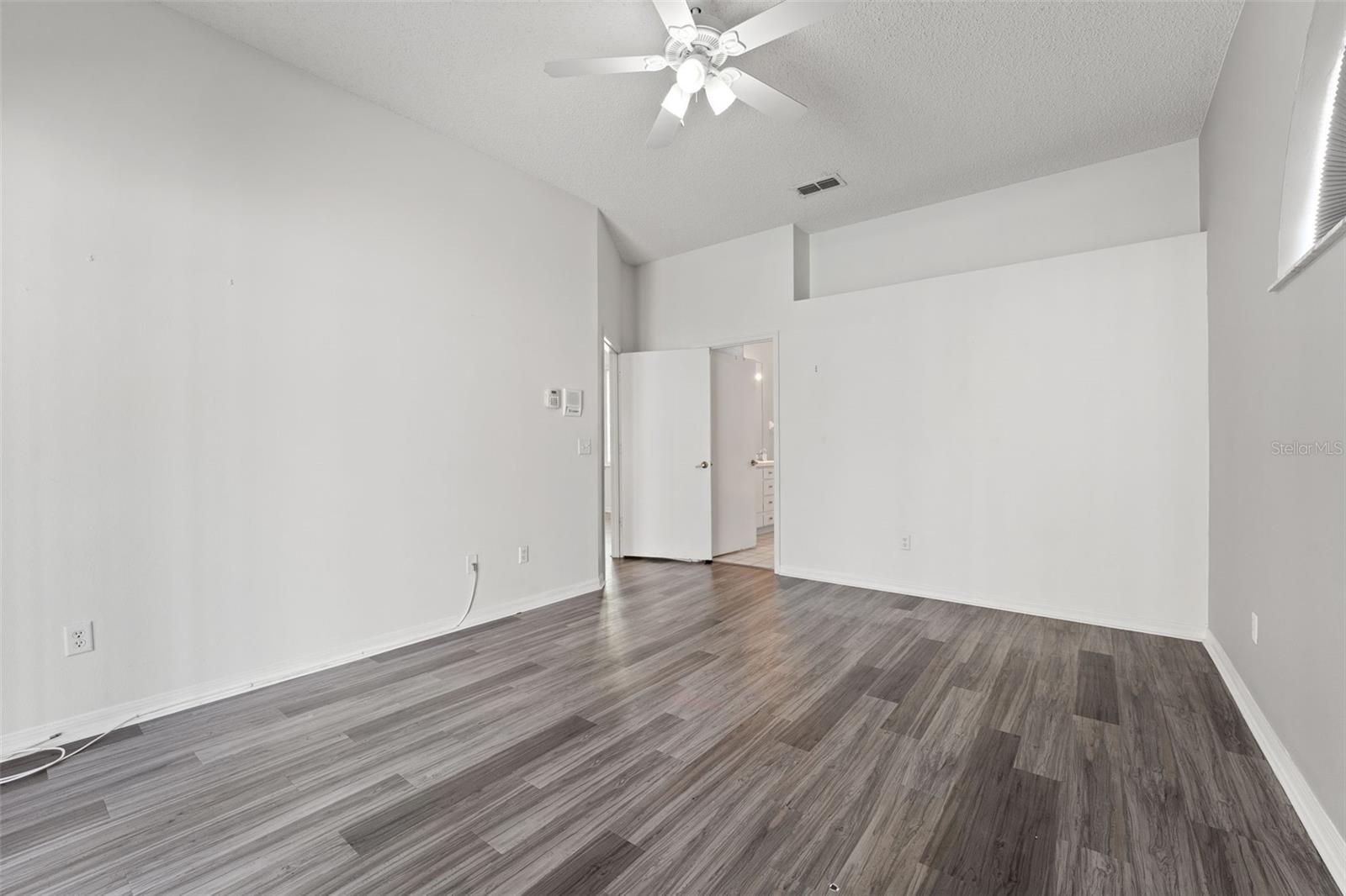 8704 MIDDLE CROSS PL, TAMPA, FL, 33635