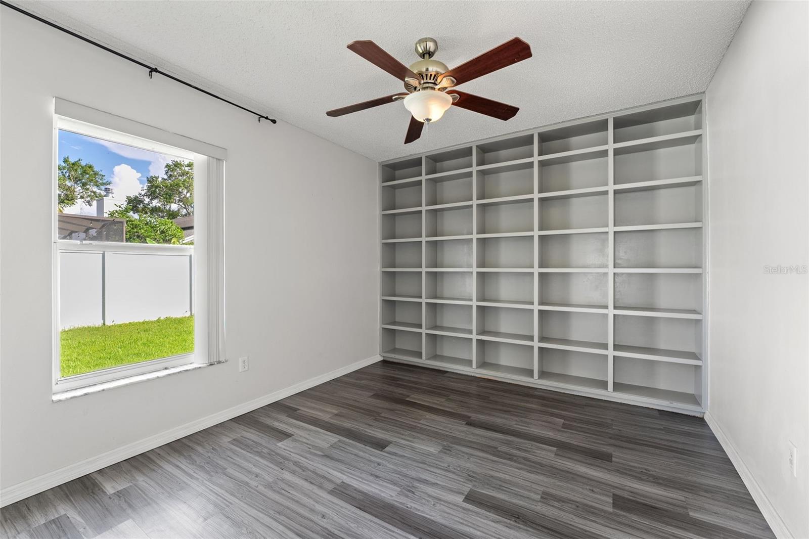 8704 MIDDLE CROSS PL, TAMPA, FL, 33635