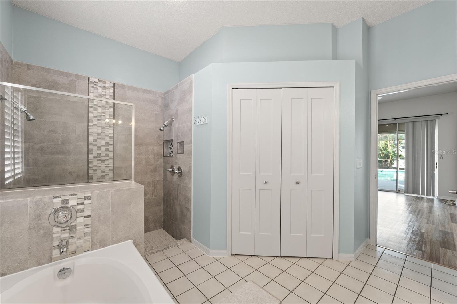 8704 MIDDLE CROSS PL, TAMPA, FL, 33635