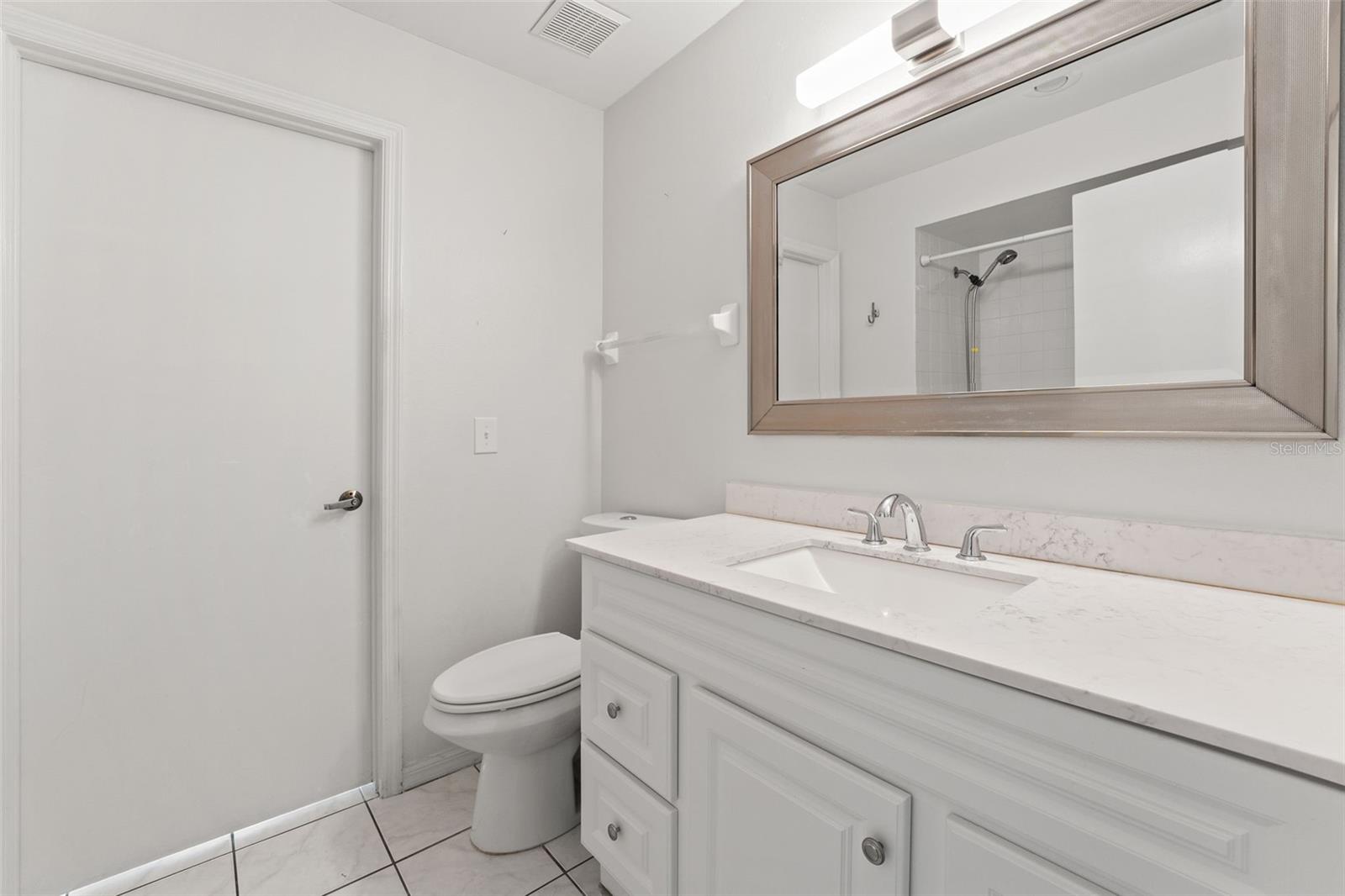 8704 MIDDLE CROSS PL, TAMPA, FL, 33635