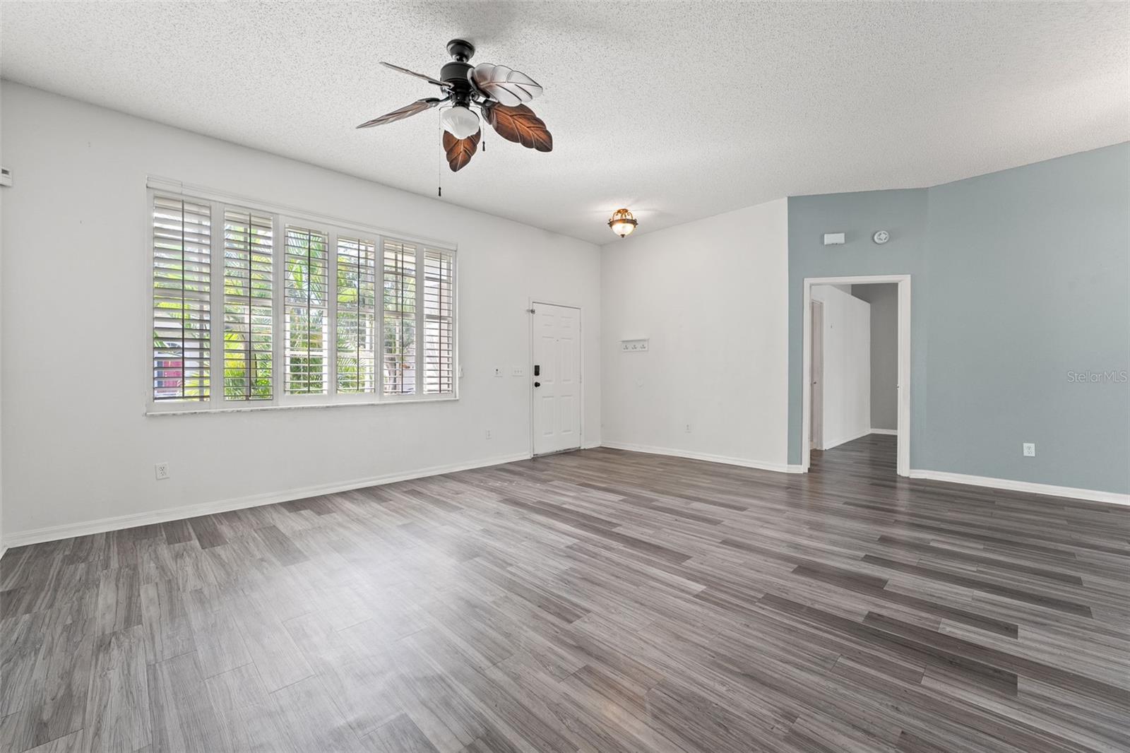 8704 MIDDLE CROSS PL, TAMPA, FL, 33635