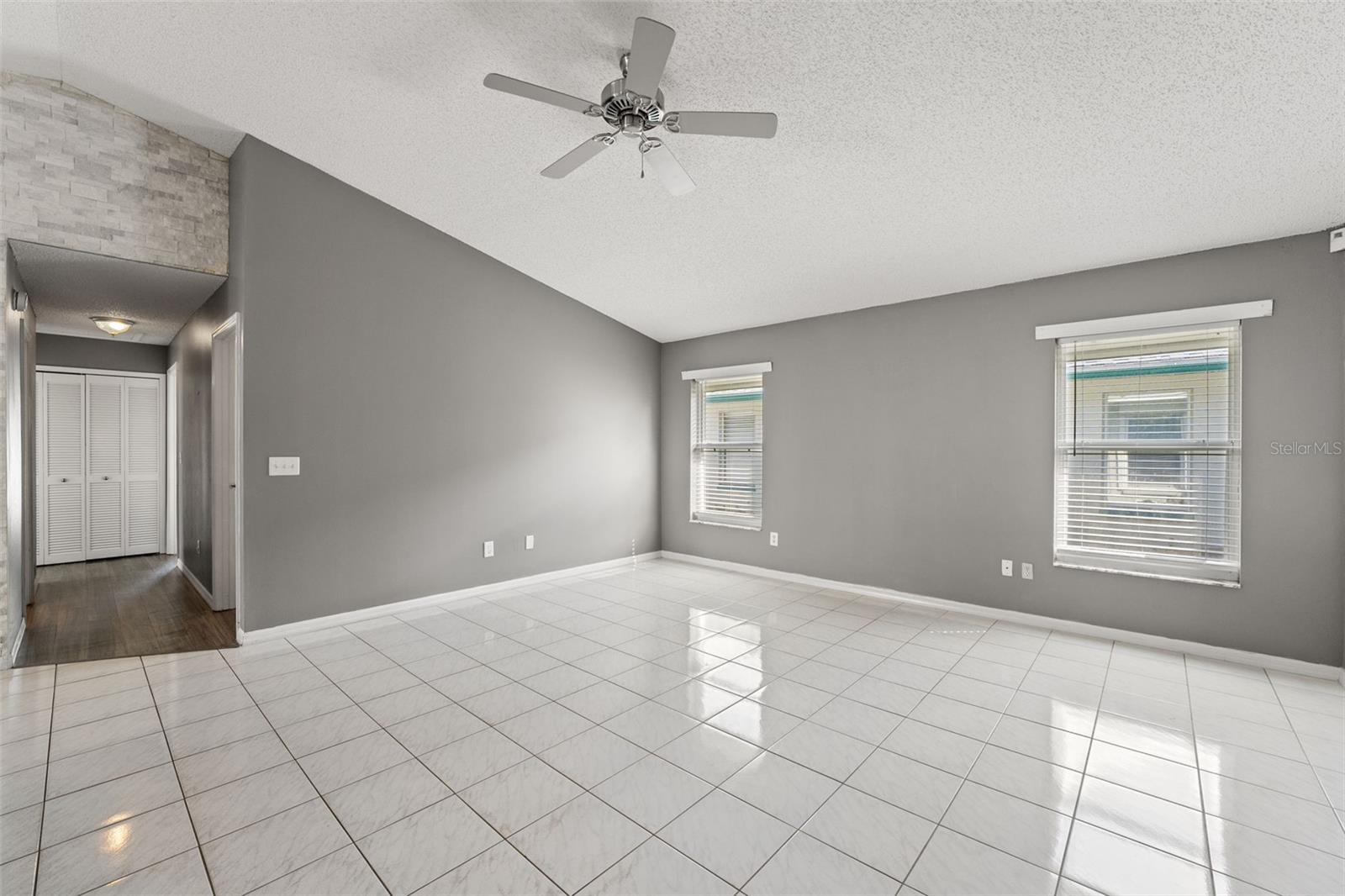 8704 MIDDLE CROSS PL, TAMPA, FL, 33635