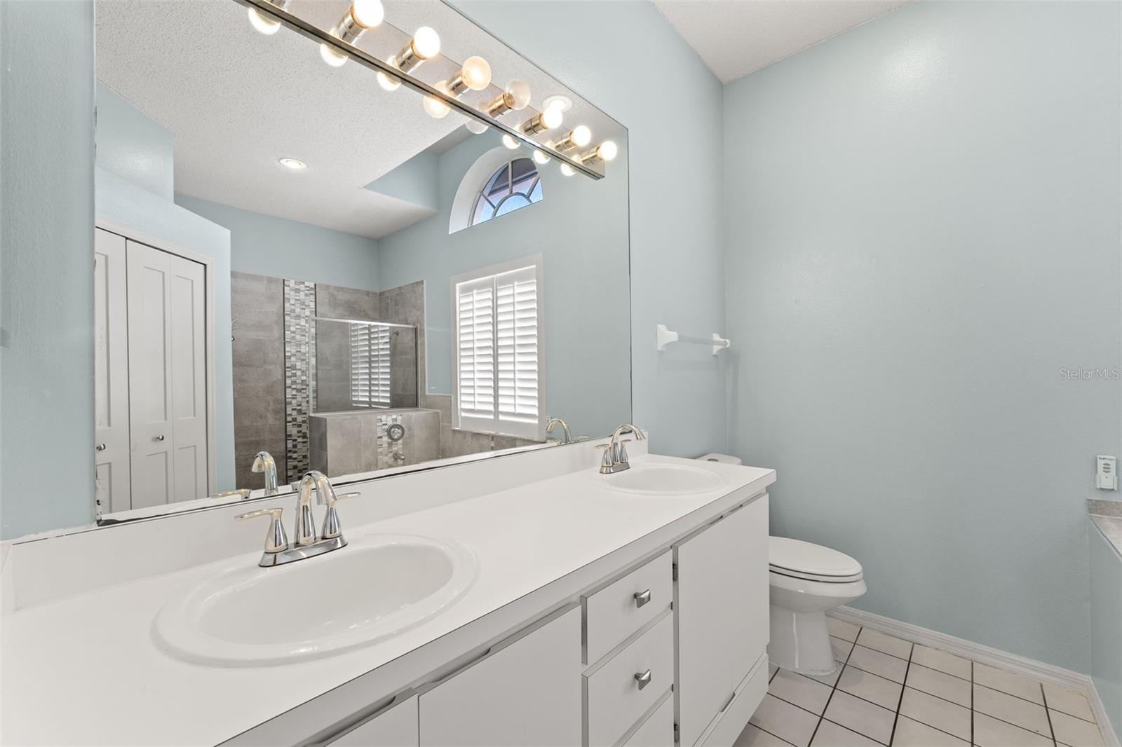 8704 MIDDLE CROSS PL, TAMPA, FL, 33635