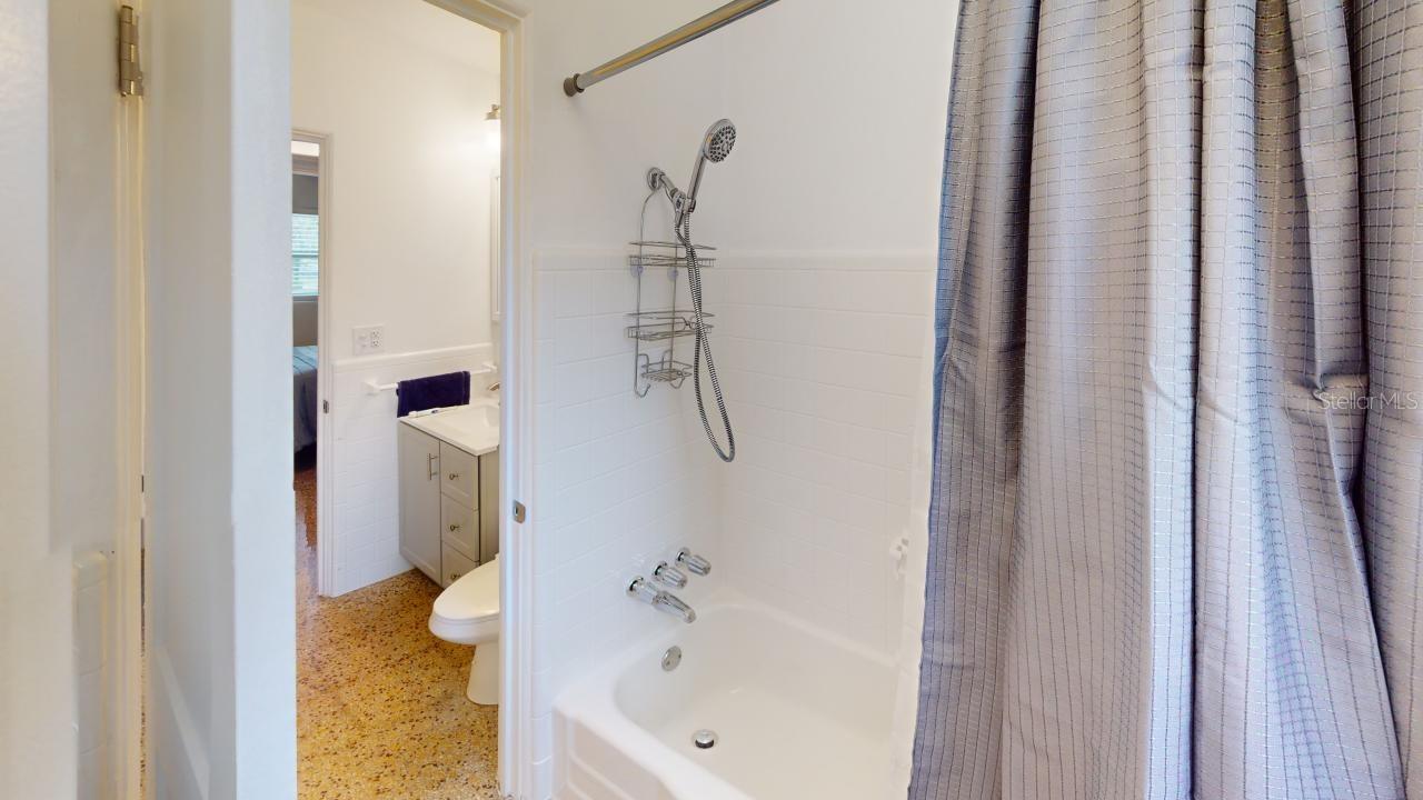 O6325031 Property Photo