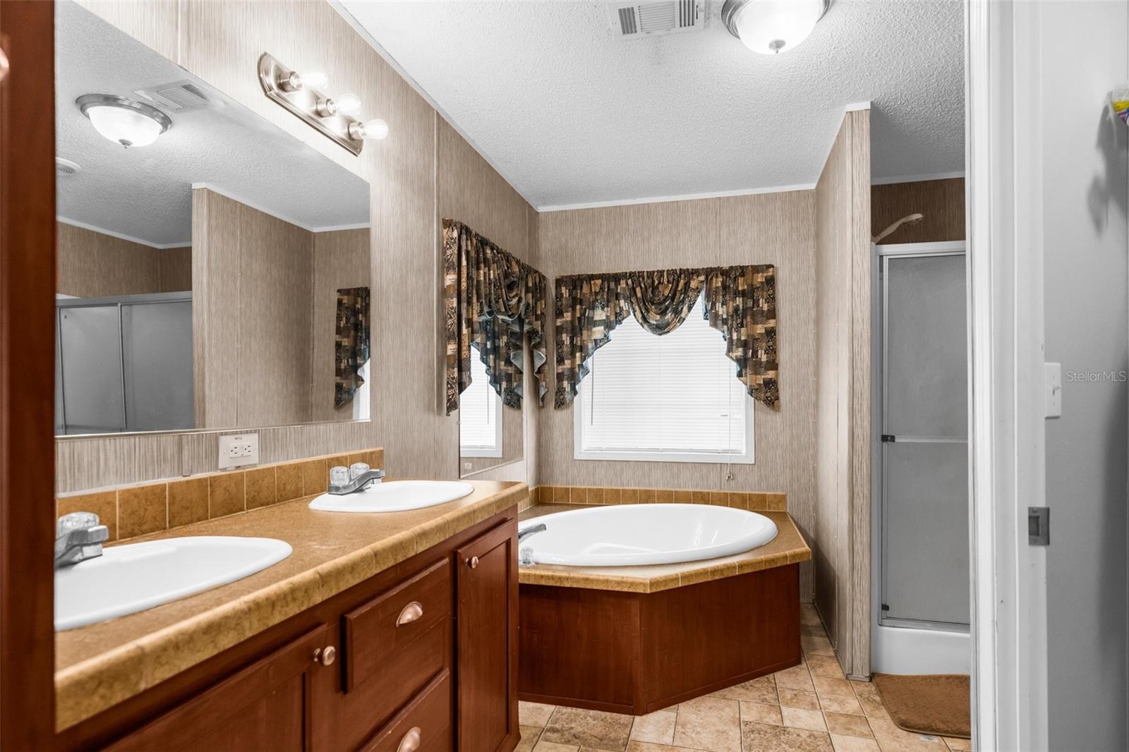 7312 MANHATTAN DR, TAMPA, FL, 33625