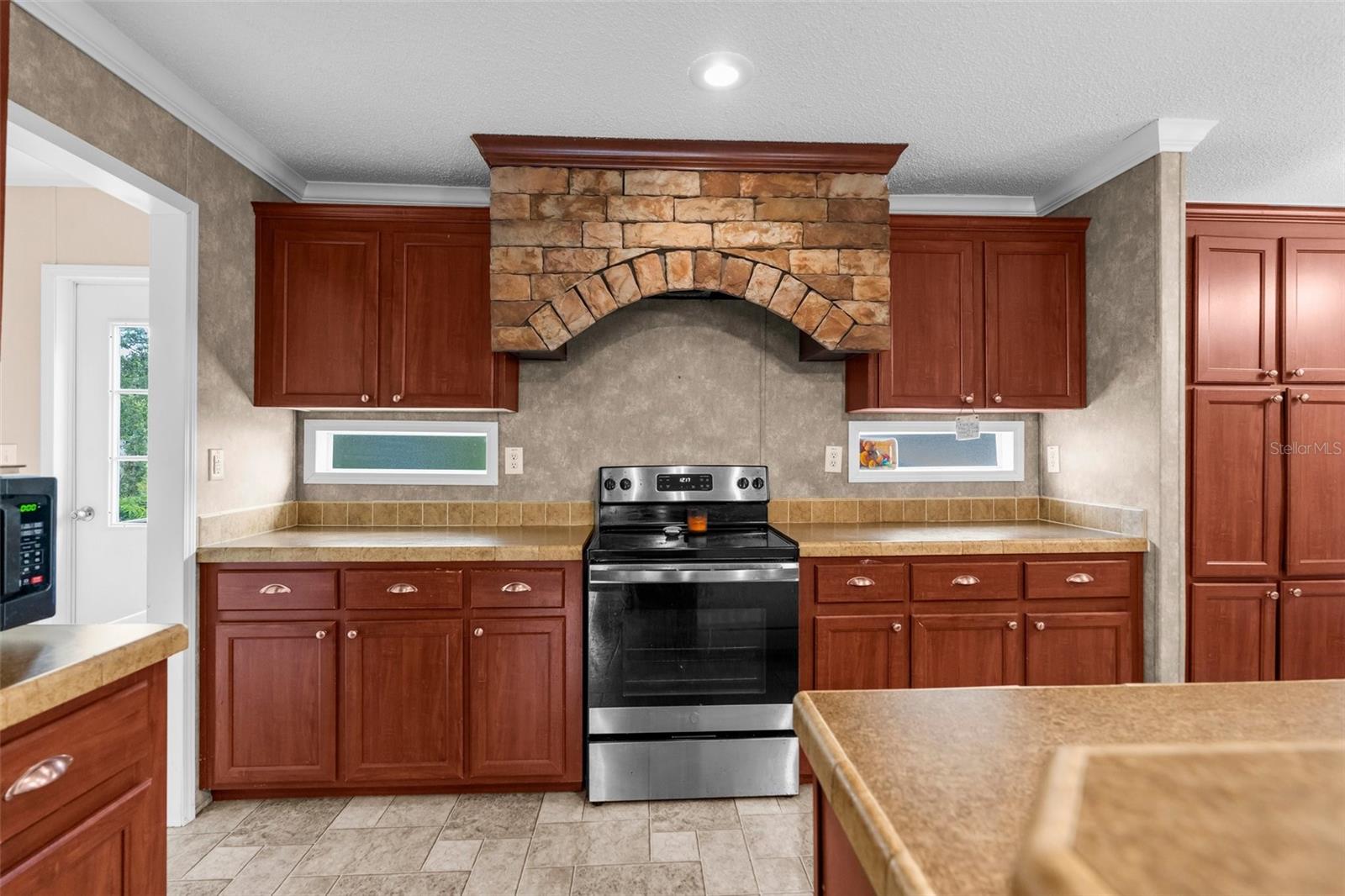 7312 MANHATTAN DR, TAMPA, FL, 33625