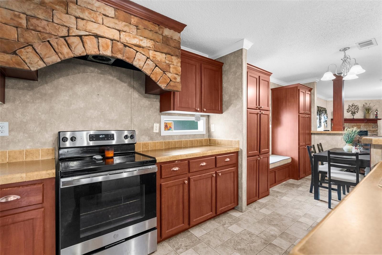 7312 MANHATTAN DR, TAMPA, FL, 33625