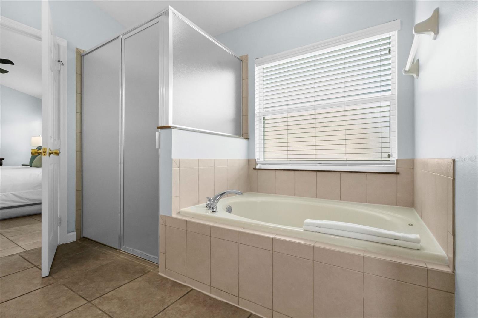 242 SARAGOSSA AVE, DAVENPORT, FL, 33897