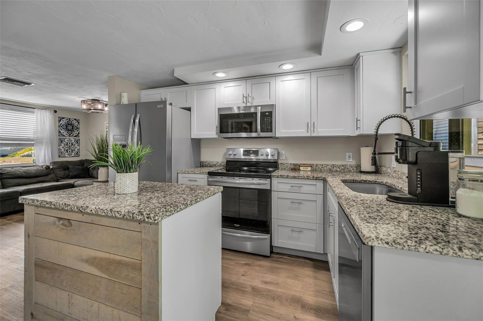 6053 11TH AVE, NEW PORT RICHEY, FL, 34653