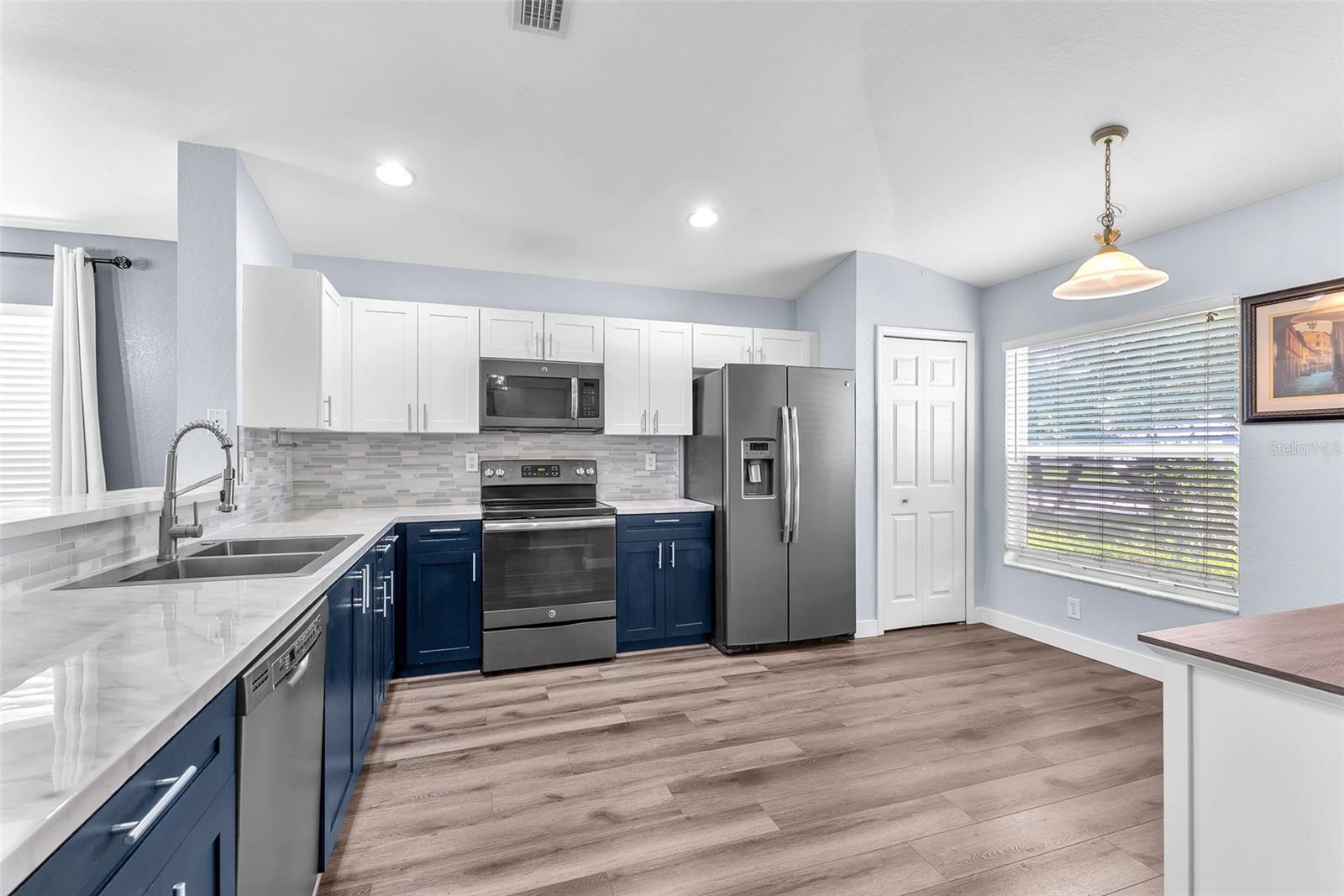 11841 AUTUMN CREEK DR, RIVERVIEW, FL, 33569