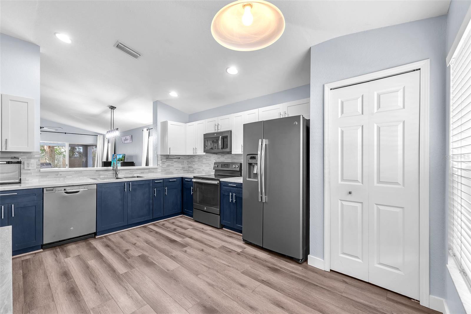 11841 AUTUMN CREEK DR, RIVERVIEW, FL, 33569