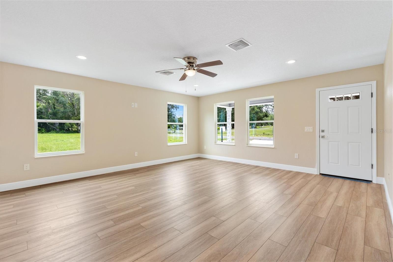 577 E ANDERSON AVE, BUSHNELL, FL, 33513