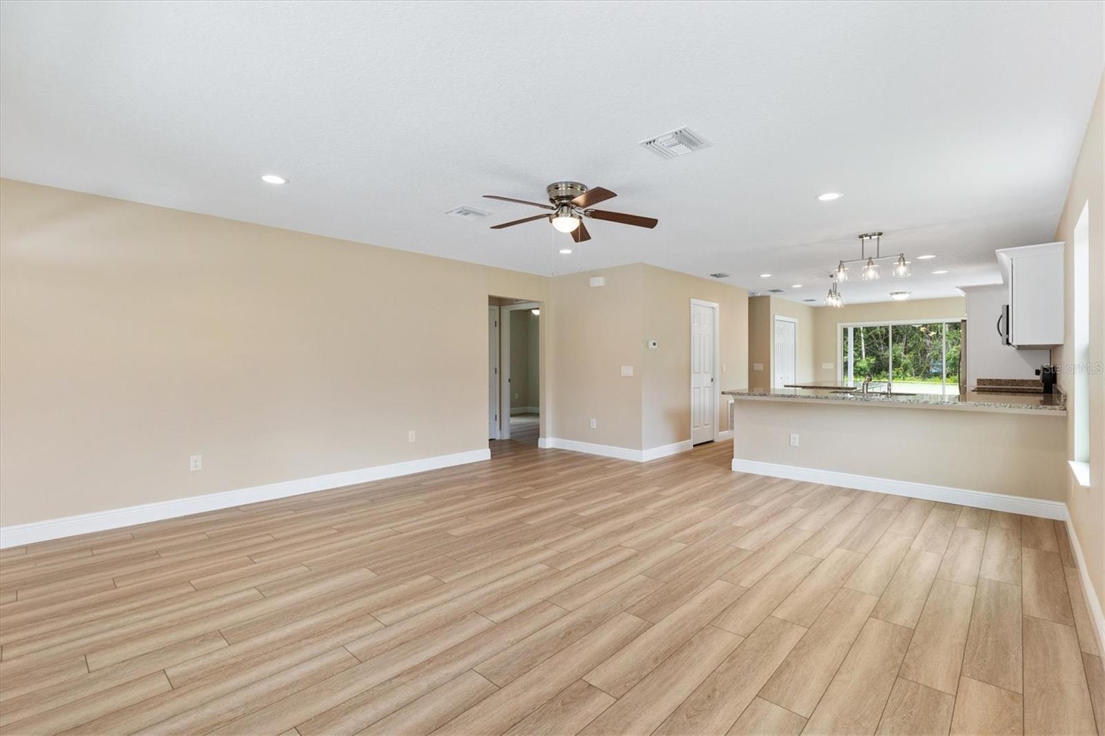 577 E ANDERSON AVE, BUSHNELL, FL, 33513