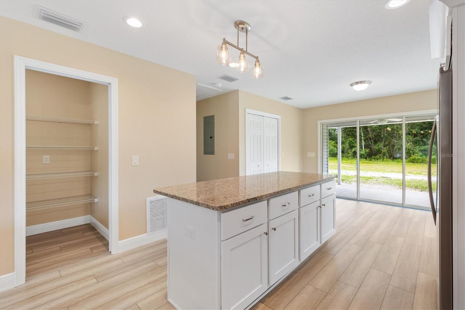 577 E ANDERSON AVE, BUSHNELL, FL, 33513