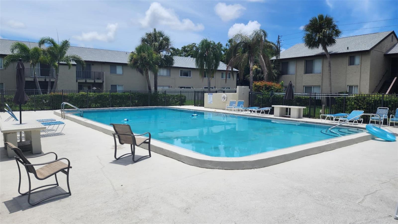 TB8405108 Property Photo