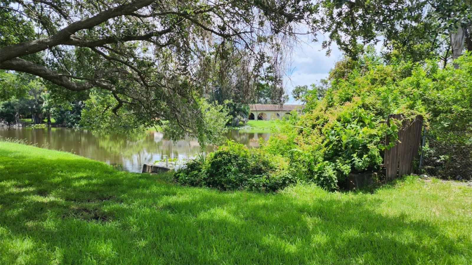 TB8405108 Property Photo