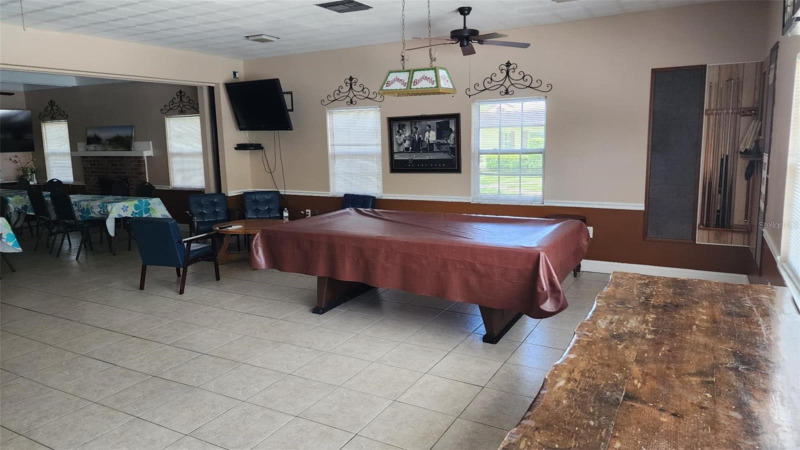 TB8405108 Property Photo