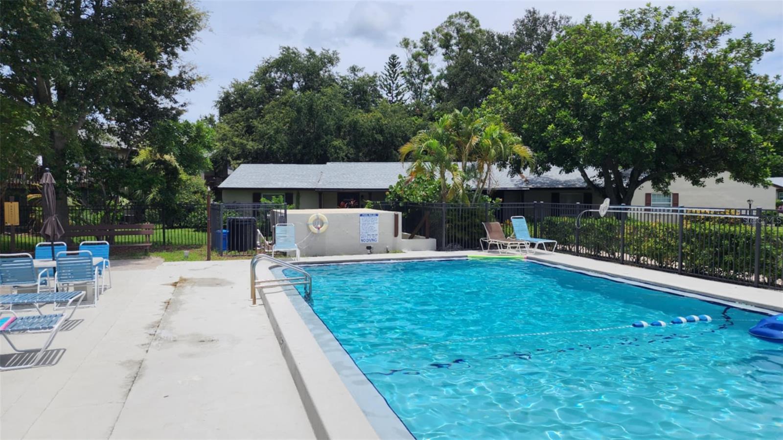 TB8405108 Property Photo