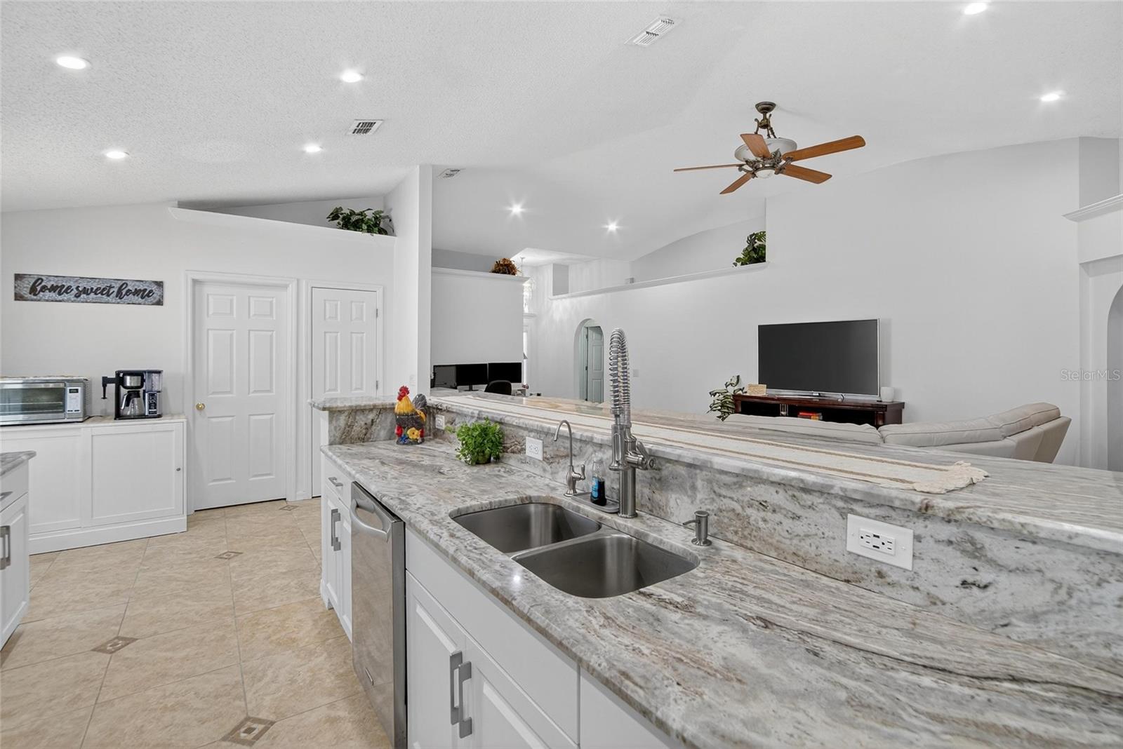 13040 WATERBOURNE DR, GIBSONTON, FL, 33534