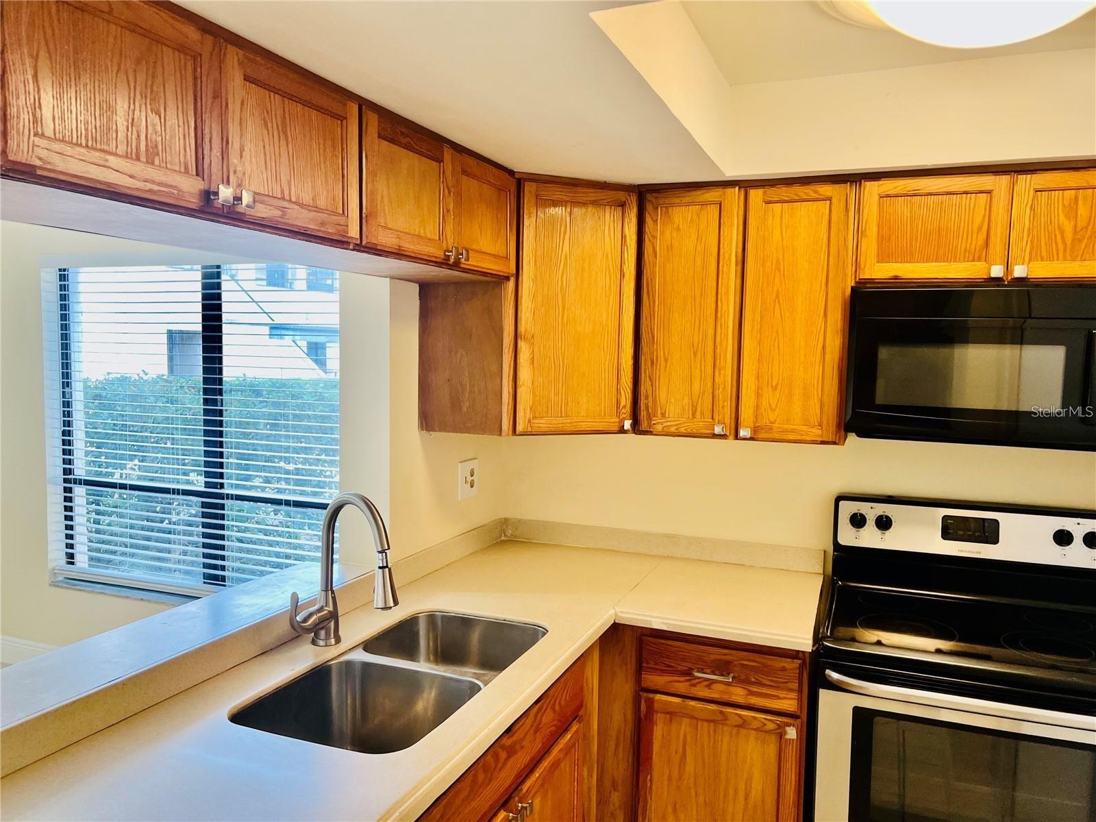 7818 NIAGARA AVE #205, TAMPA, FL, 33617