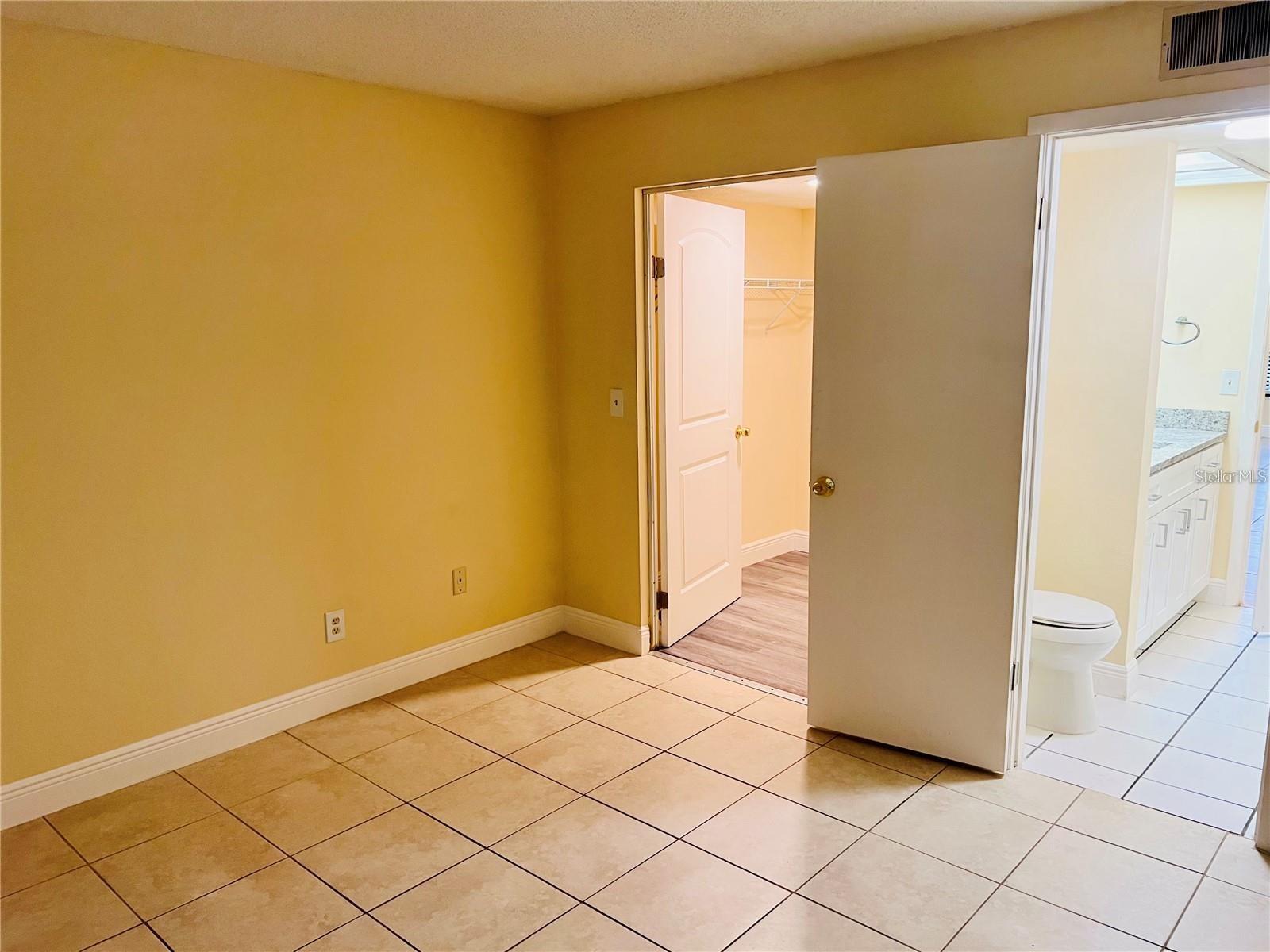 7818 NIAGARA AVE #205, TAMPA, FL, 33617