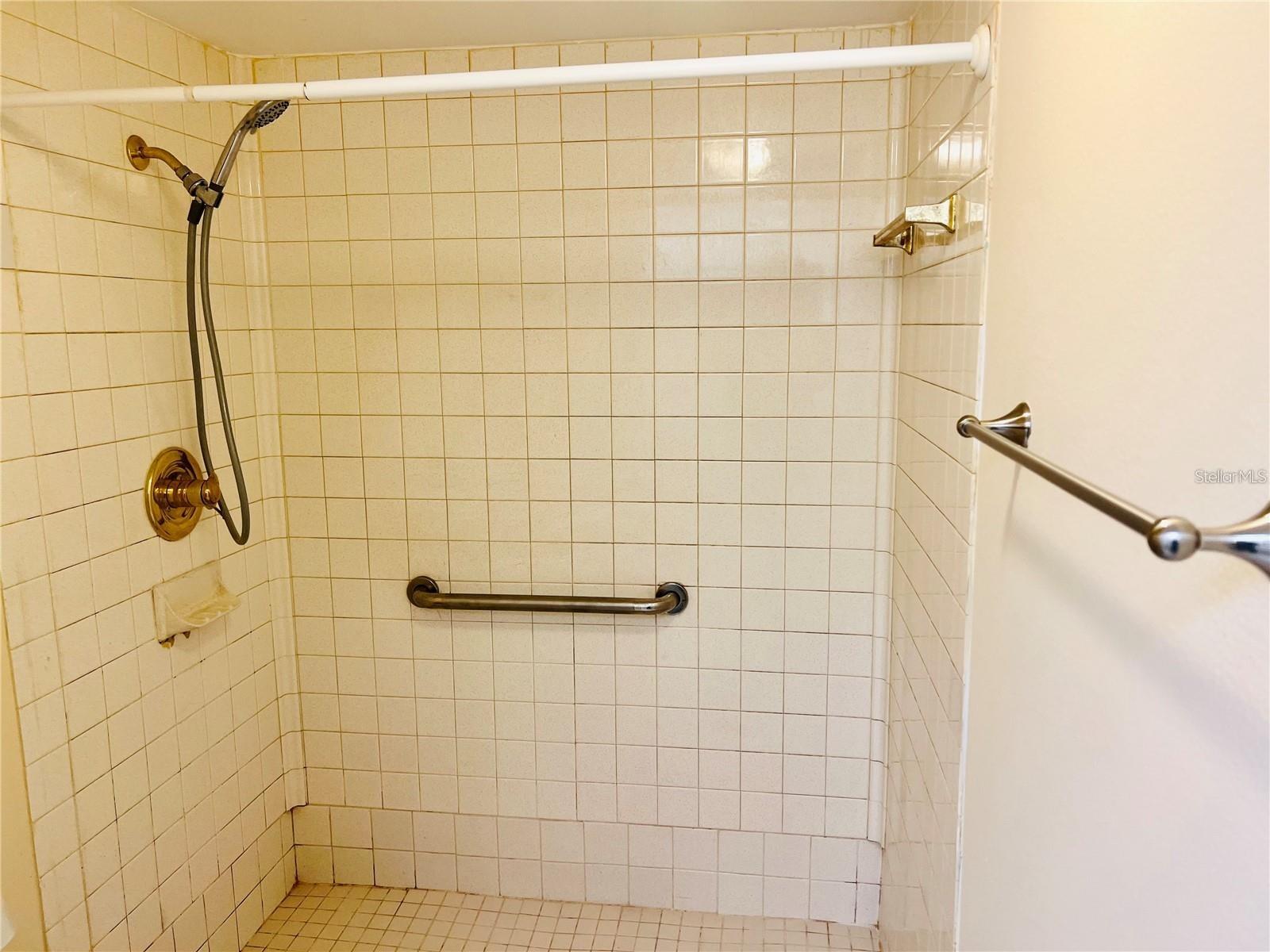 7818 NIAGARA AVE #205, TAMPA, FL, 33617