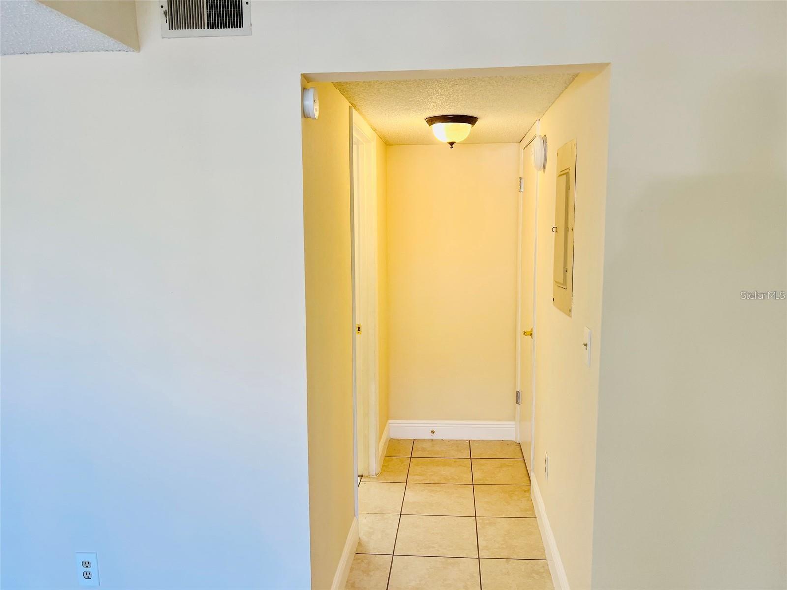 7818 NIAGARA AVE #205, TAMPA, FL, 33617