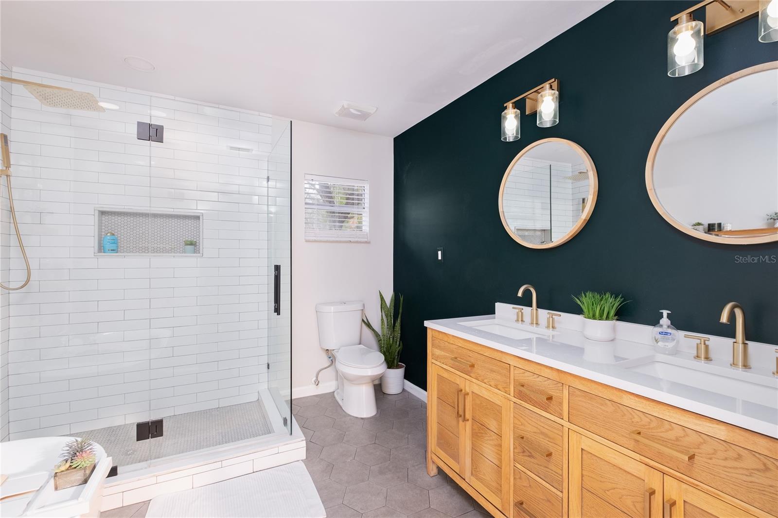 1221 E IDA ST, TAMPA, FL, 33603