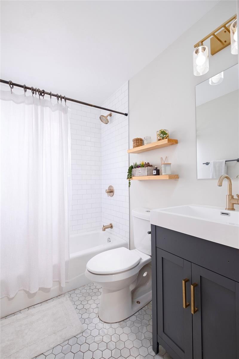 1221 E IDA ST, TAMPA, FL, 33603