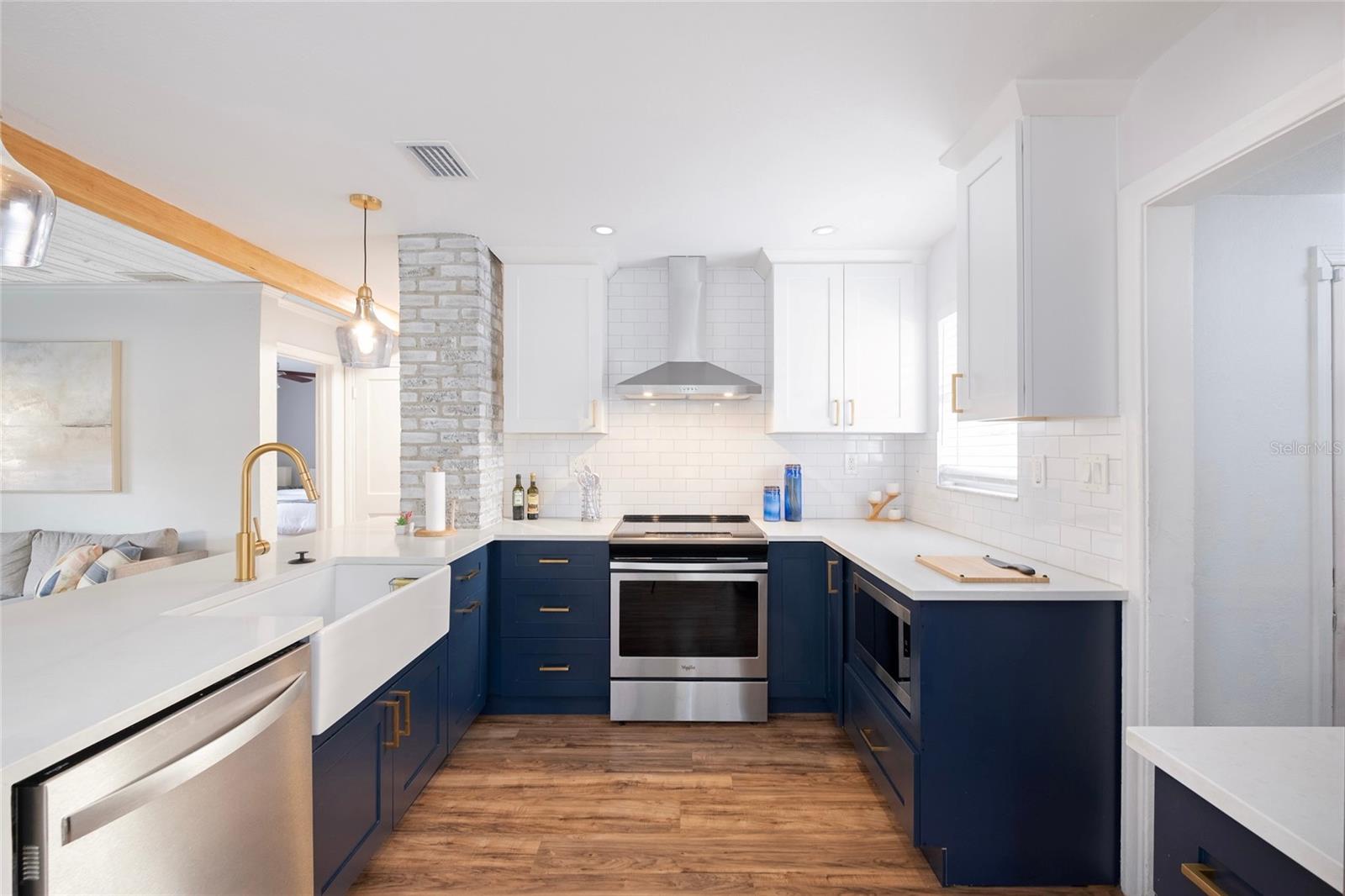 1221 E IDA ST, TAMPA, FL, 33603