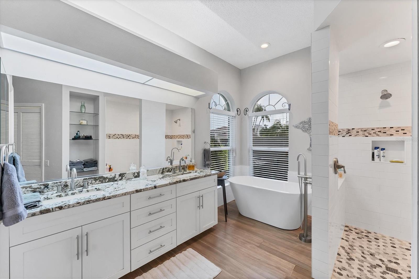 A4658277 Property Photo