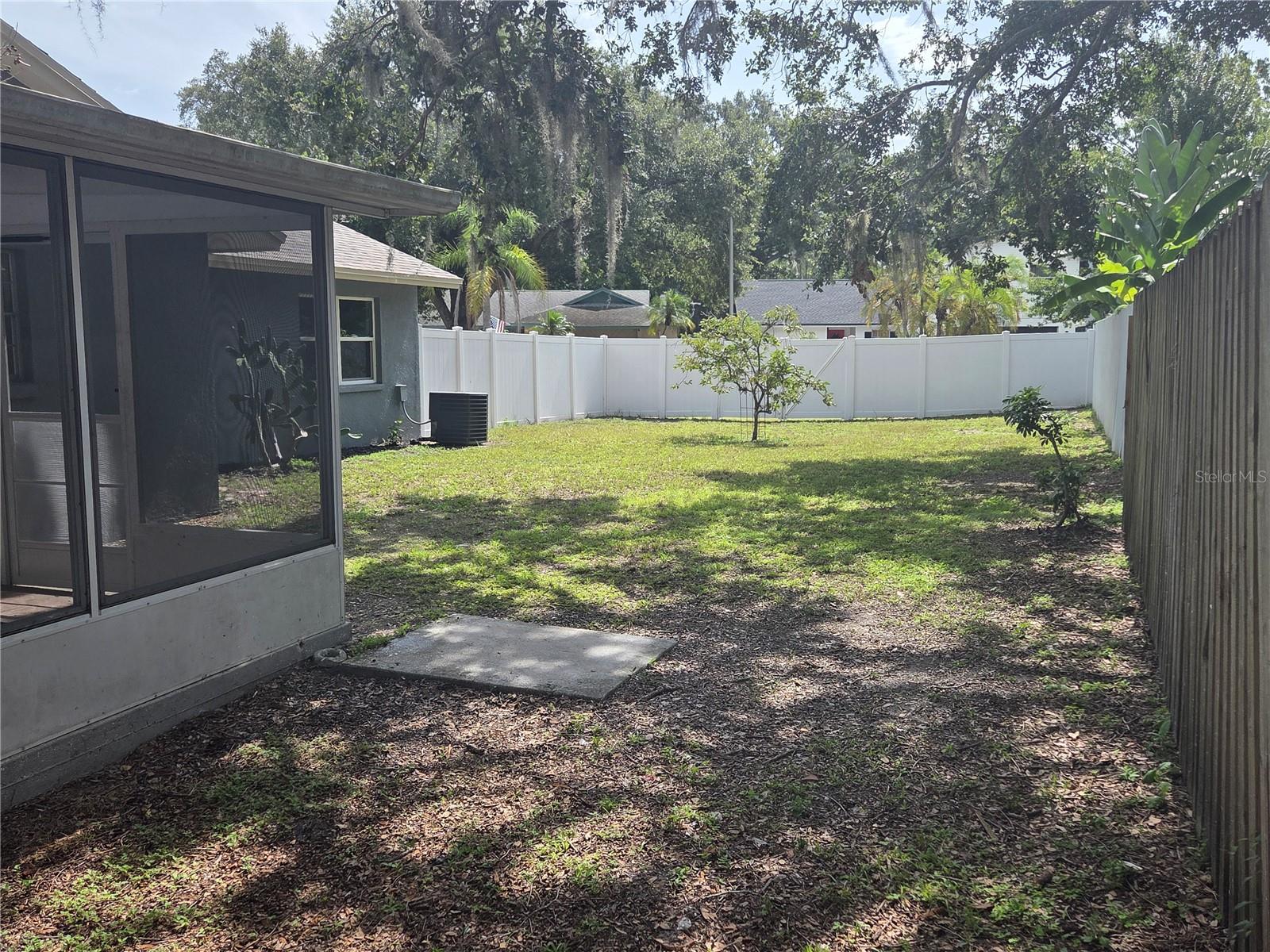 2719 LAKEVILLE DR, TAMPA, FL, 33618