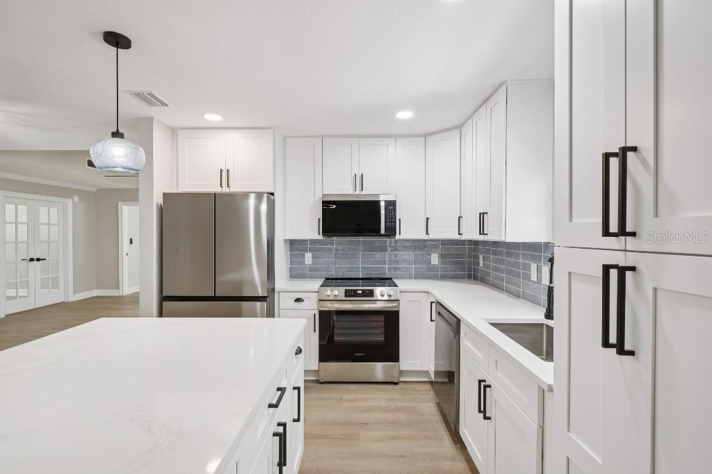 2719 LAKEVILLE DR, TAMPA, FL, 33618