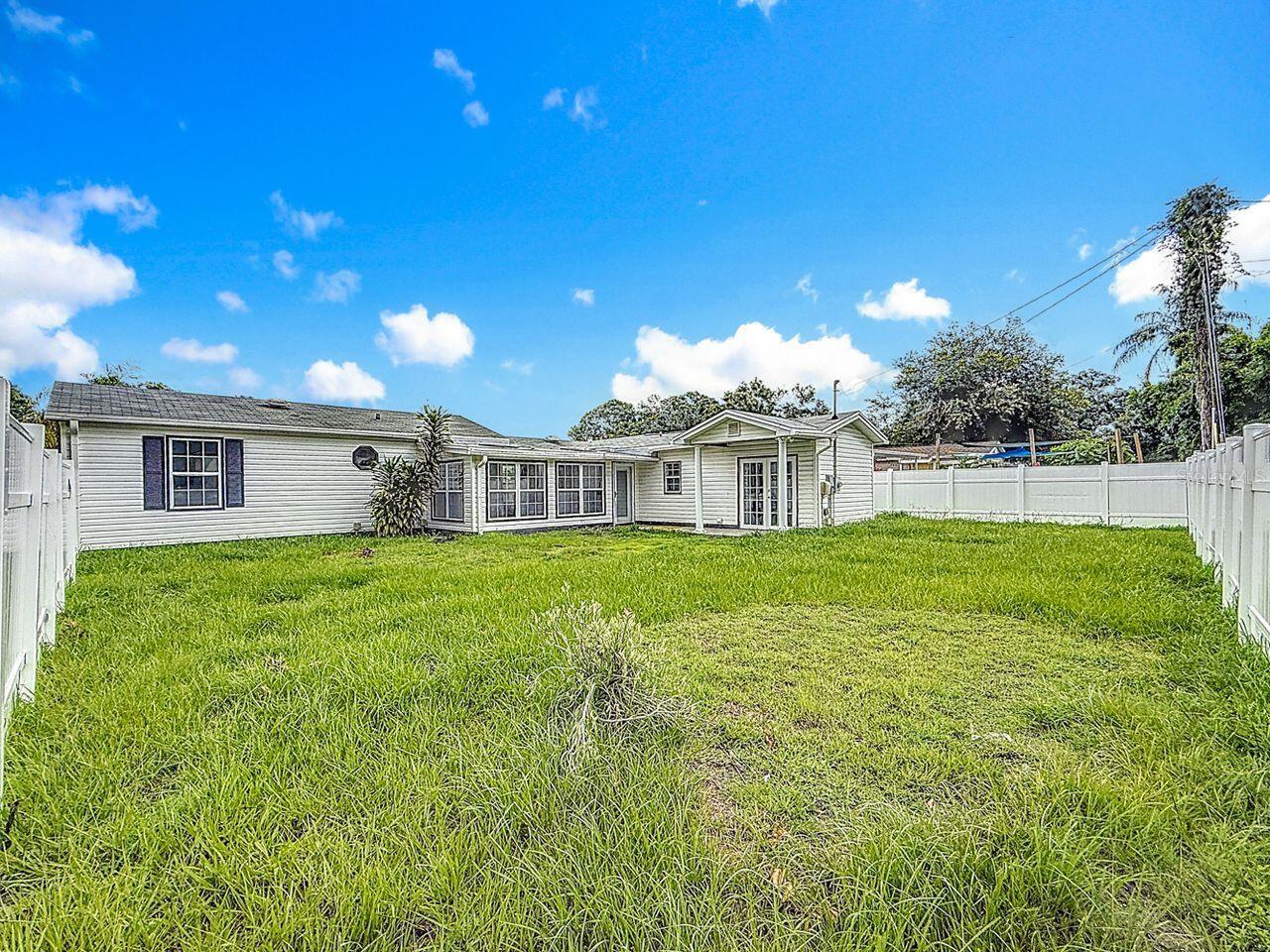 2122 52ND AVE N, ST PETERSBURG, FL, 33714