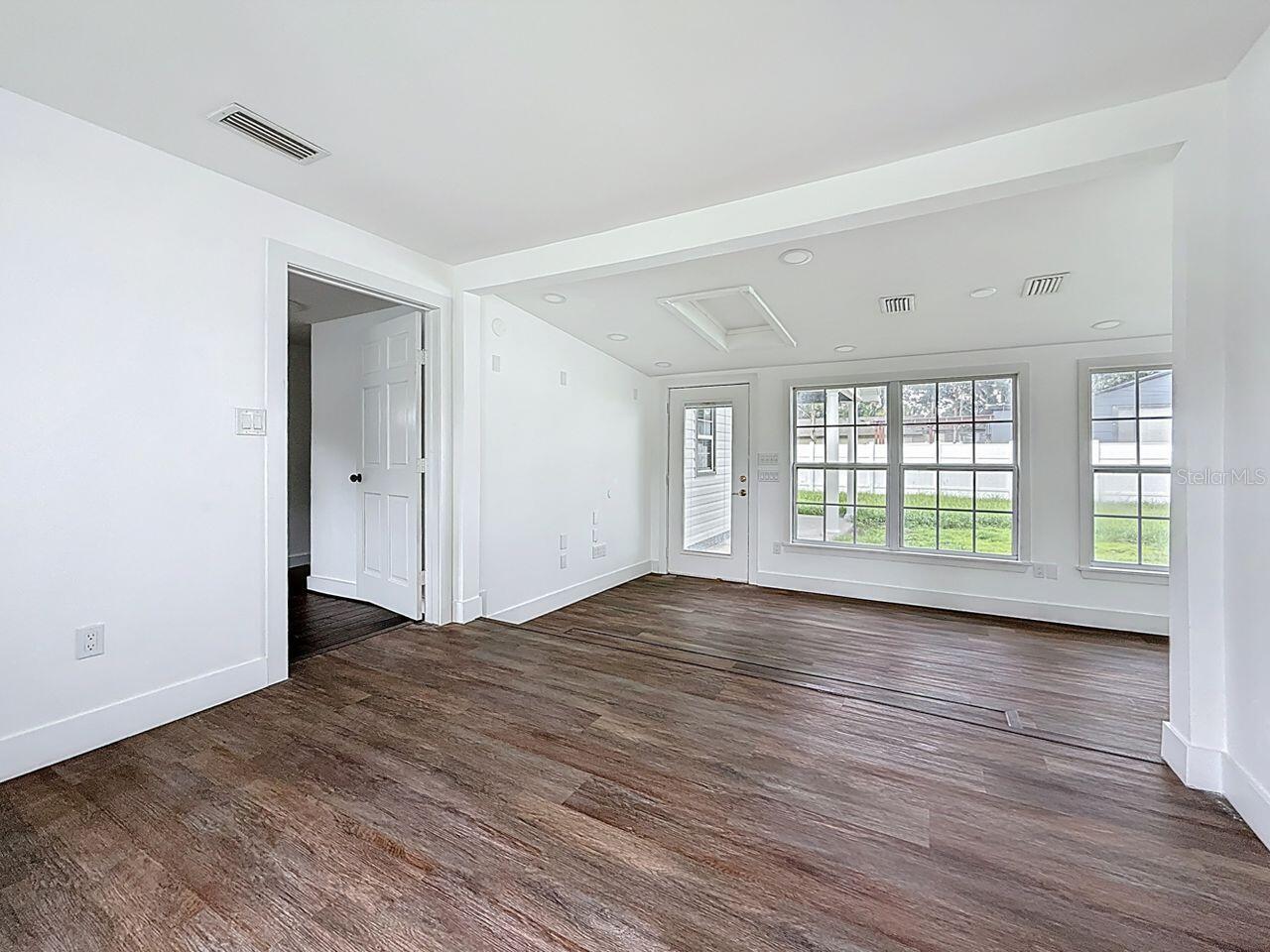 2122 52ND AVE N, ST PETERSBURG, FL, 33714